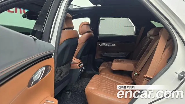 Genesis GV70 2.5T Бензин AWD — Фото автомобиля 12