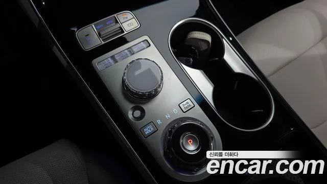 Genesis GV70 — Фото автомобиля 8