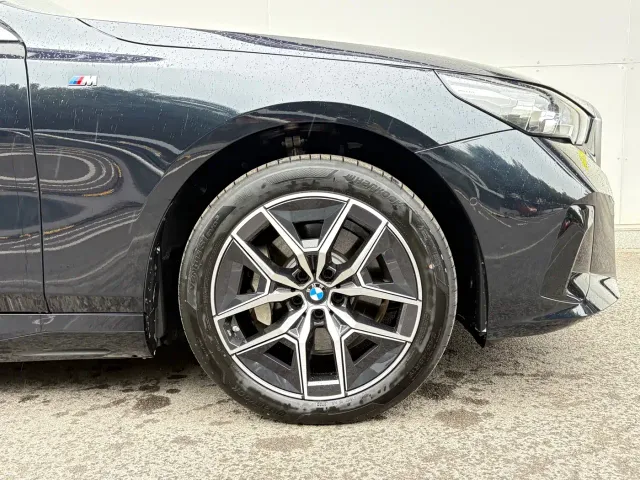 BMW i5 — Фото автомобиля 14