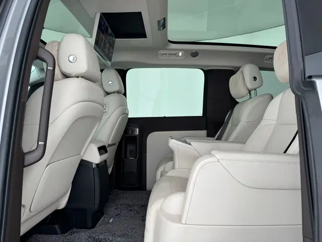 Li Auto MEGA — Фото автомобиля 7