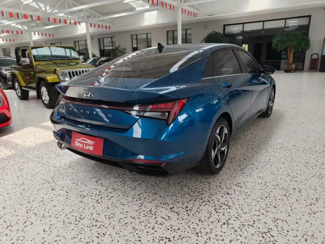 Hyundai Elantra — Фото автомобиля 21