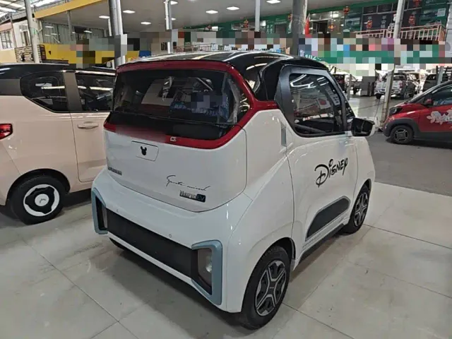 Wuling NanoEV — Фото автомобиля 6