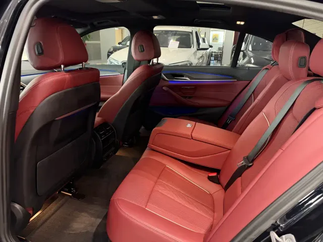 BMW 5 Series — Фото автомобиля 6