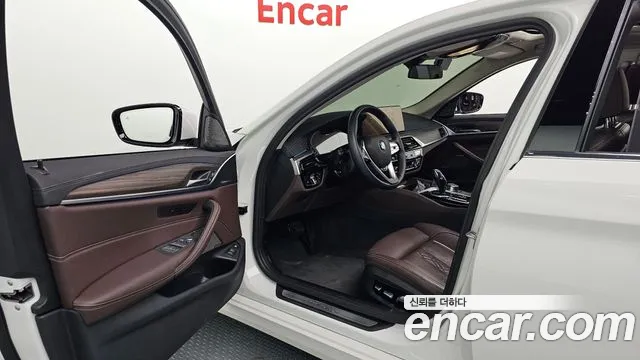 BMW 5 Series G30 — Фото автомобиля 10