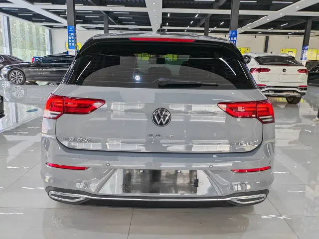 Volkswagen Golf — Фото автомобиля 4