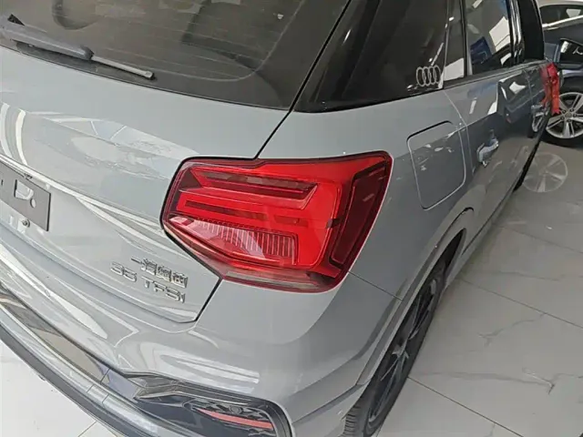 Audi Q2L — Фото автомобиля 7