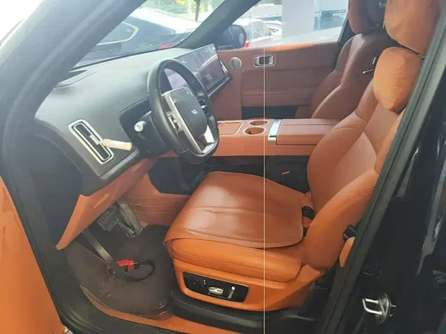 Li Auto L8 — Фото автомобиля 14