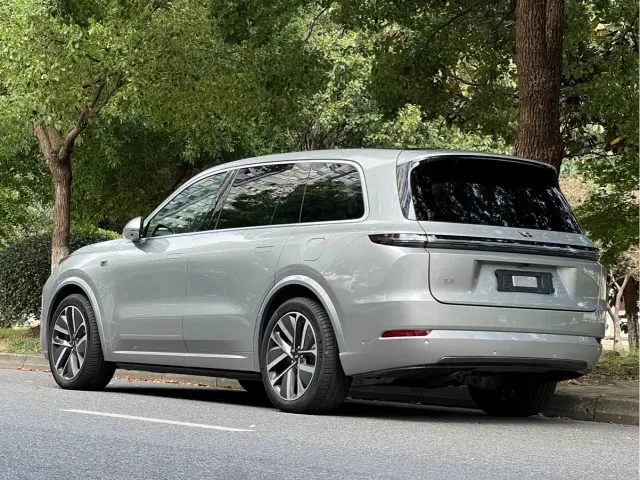 Li Auto L9 — Фото автомобиля 6