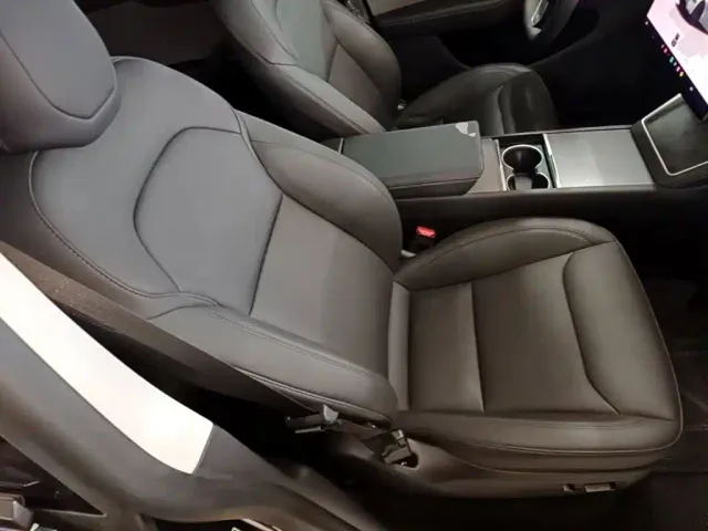 Tesla Model Y — Фото автомобиля 24