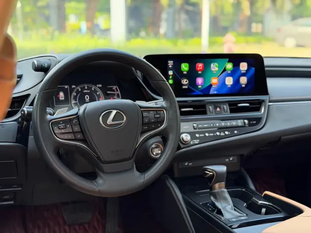 Lexus ES — Фото автомобиля 7