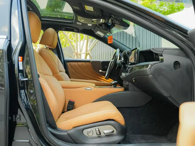 Lexus LS — Фото автомобиля 12