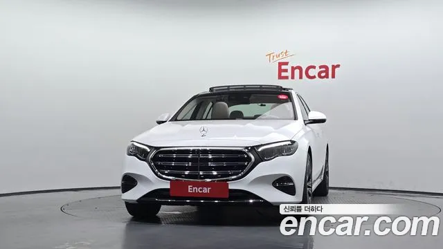 Mercedes-Benz E-Class — Фото автомобиля 3