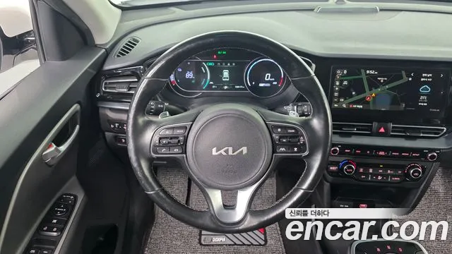 Kia Niro — Фото автомобиля 14