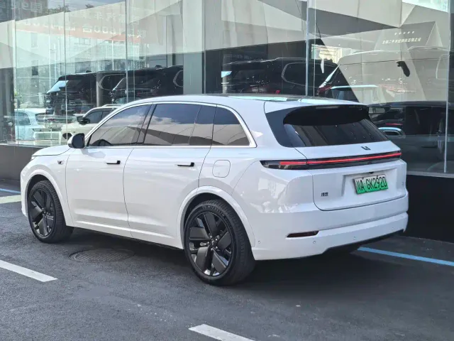 Li Auto L7 — Фото автомобиля 4