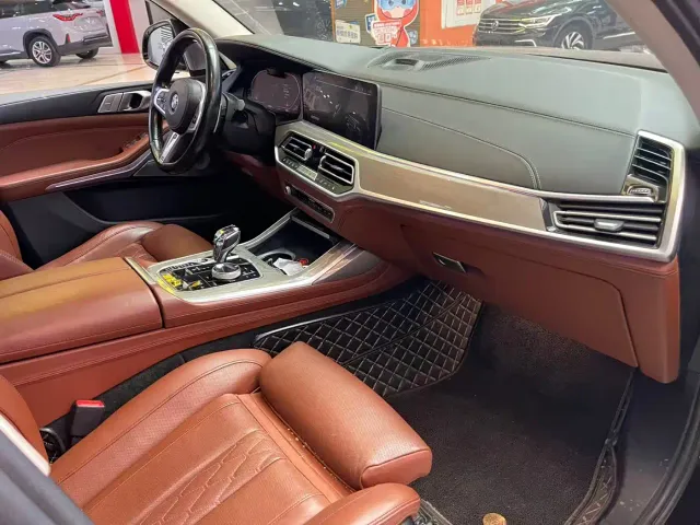 BMW X7 — Фото автомобиля 11