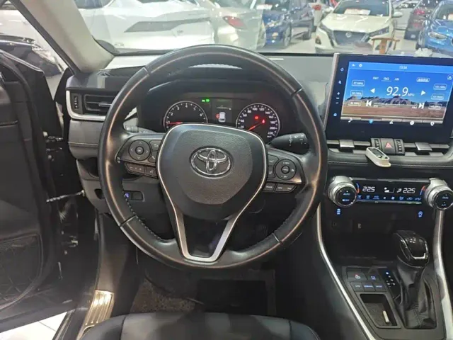 Toyota Wildlander — Фото автомобиля 10
