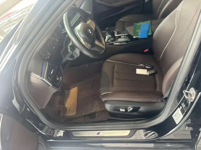 BMW 5 Series — Фото автомобиля 5