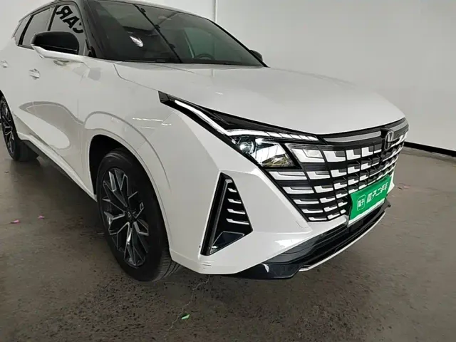 Changan UNI-Z — Фото автомобиля 3