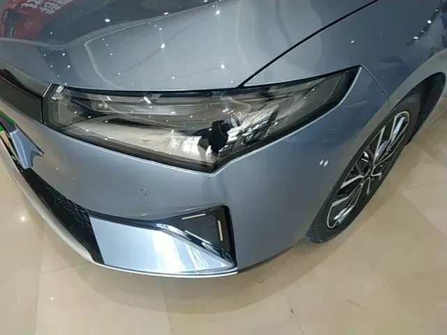 Xpeng P5 — Фото автомобиля 23