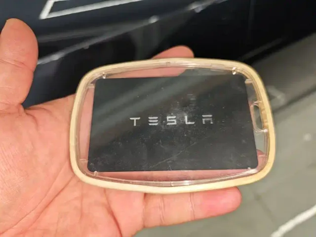 Tesla Model Y — Фото автомобиля 8