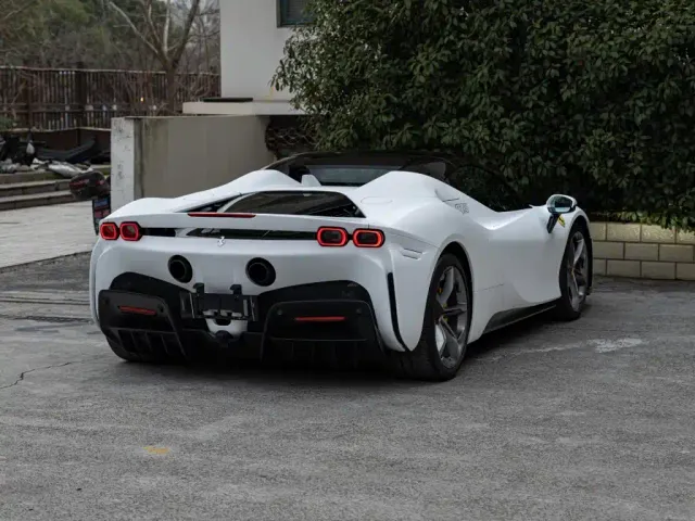 Ferrari SF90 — Фото автомобиля 4