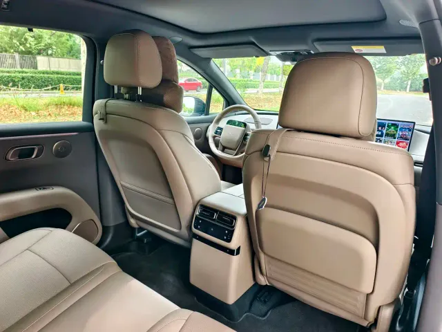 Li Auto i6 — Фото автомобиля 11