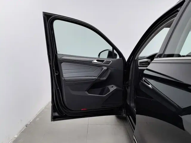 Volkswagen Tiguan L — Фото автомобиля 8