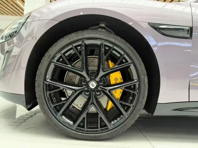 Xiaomi SU7 — Фото автомобиля 22