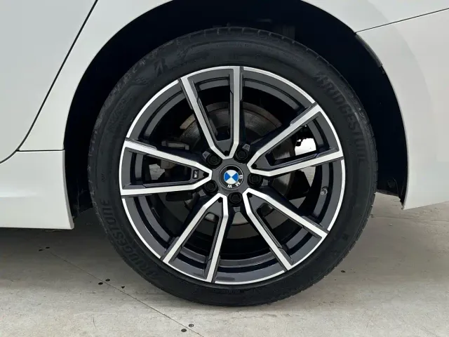 BMW 3 Series — Фото автомобиля 17