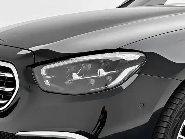 Mercedes-Benz E-Class — Фото автомобиля 10
