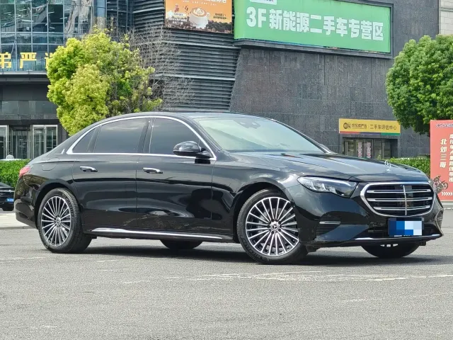 Mercedes-Benz Mercedes-Benz E-Class 2024 Facelift E 300 L Fashion — Фото автомобиля 3