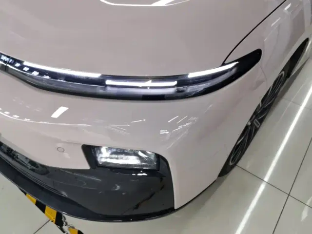 Leapmotor B01 — Фото автомобиля 23