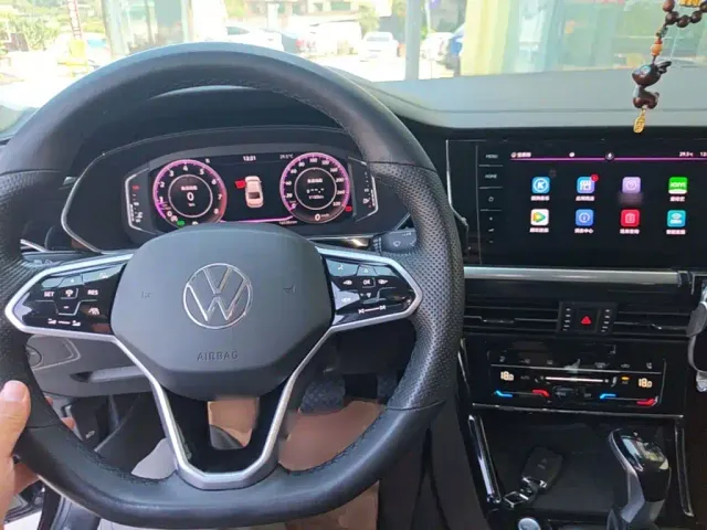 Volkswagen Passat — Фото автомобиля 9