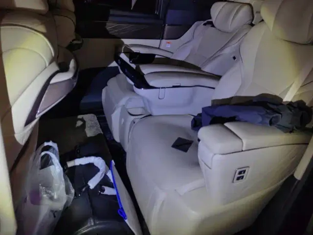 Toyota Alphard — Фото автомобиля 11