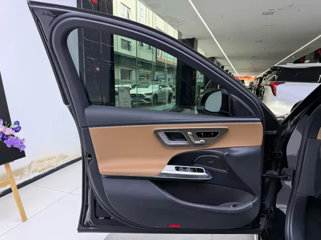 Mercedes-Benz E-Class — Фото автомобиля 8