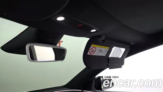 Tesla Model Y — Фото автомобиля 18