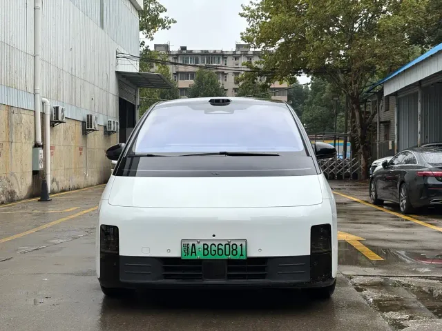 Li Auto MEGA — Фото автомобиля 2