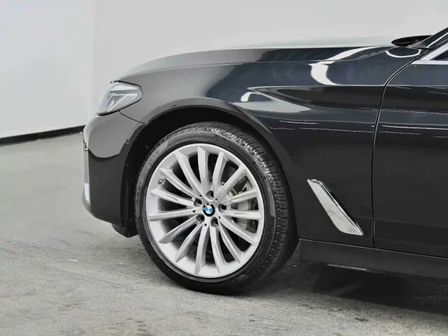 BMW 5 Series — Фото автомобиля 25