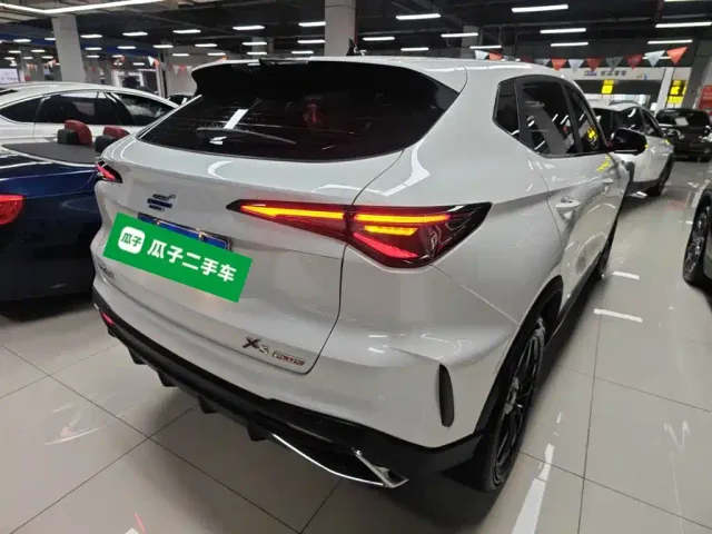 Changan X5 Plus — Фото автомобиля 6