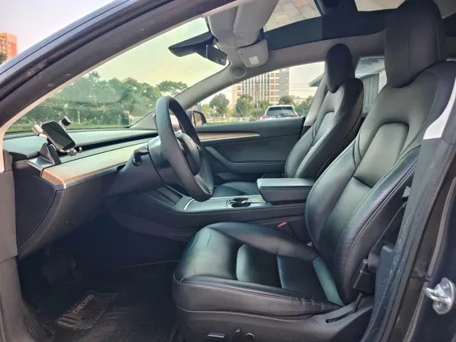 Tesla Model 3 — Фото автомобиля 7