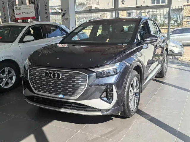 Фотография автомобиля — Audi Q4 e-tron