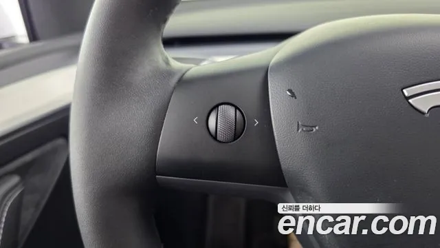 Tesla Model Y — Фото автомобиля 30
