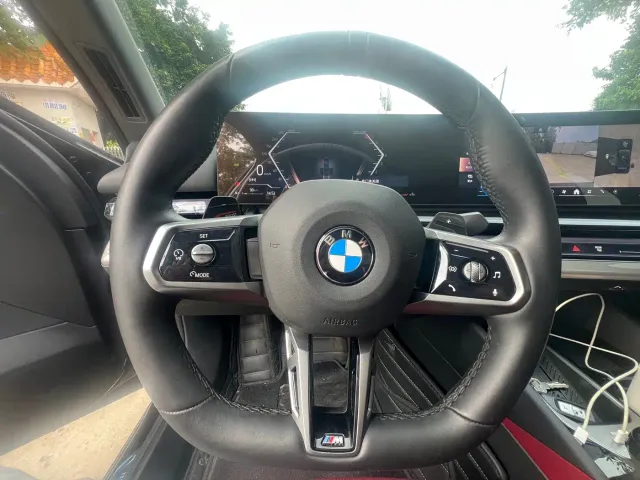 BMW 5 Series — Фото автомобиля 15