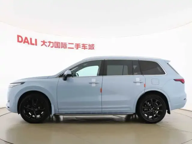 Li Auto ONE — Фото автомобиля 5