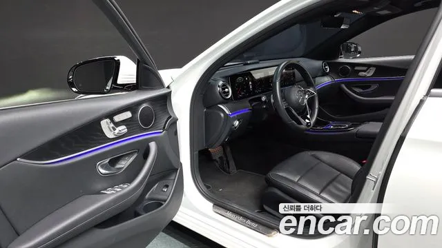 Mercedes-Benz E-Class — Фото автомобиля 10