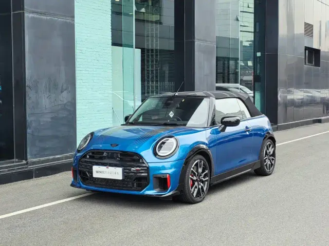 Фотография автомобиля — MINI John Cooper Works