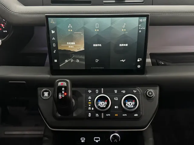 Land Rover Defender — Фото автомобиля 11
