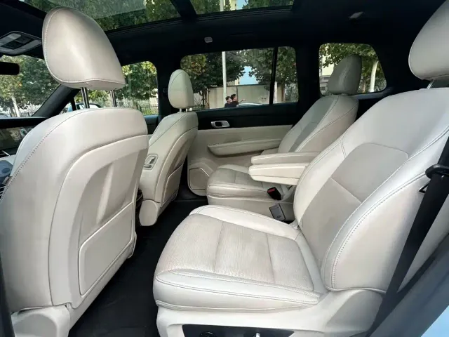 Li Auto ONE — Фото автомобиля 6