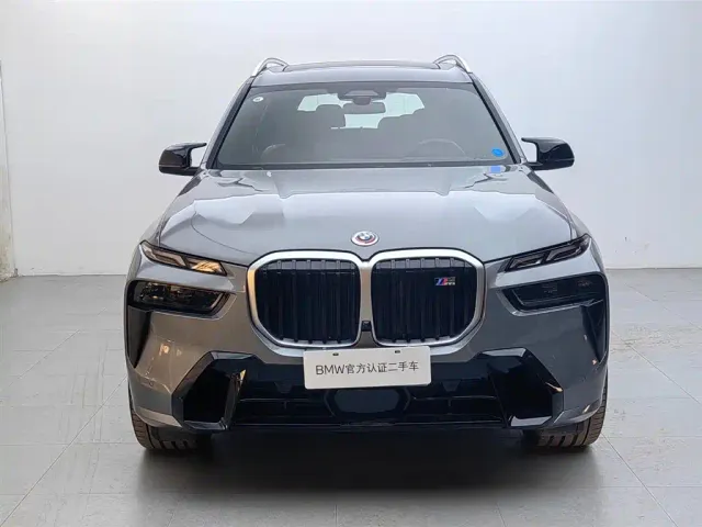 BMW X7 — Фото автомобиля 2