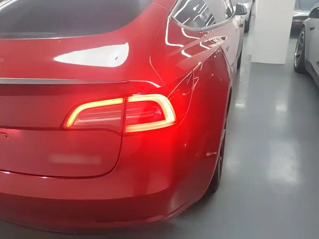 Tesla Model 3 2021 Second Facelift Performance High-Performance AWD Version — Фото автомобиля 7